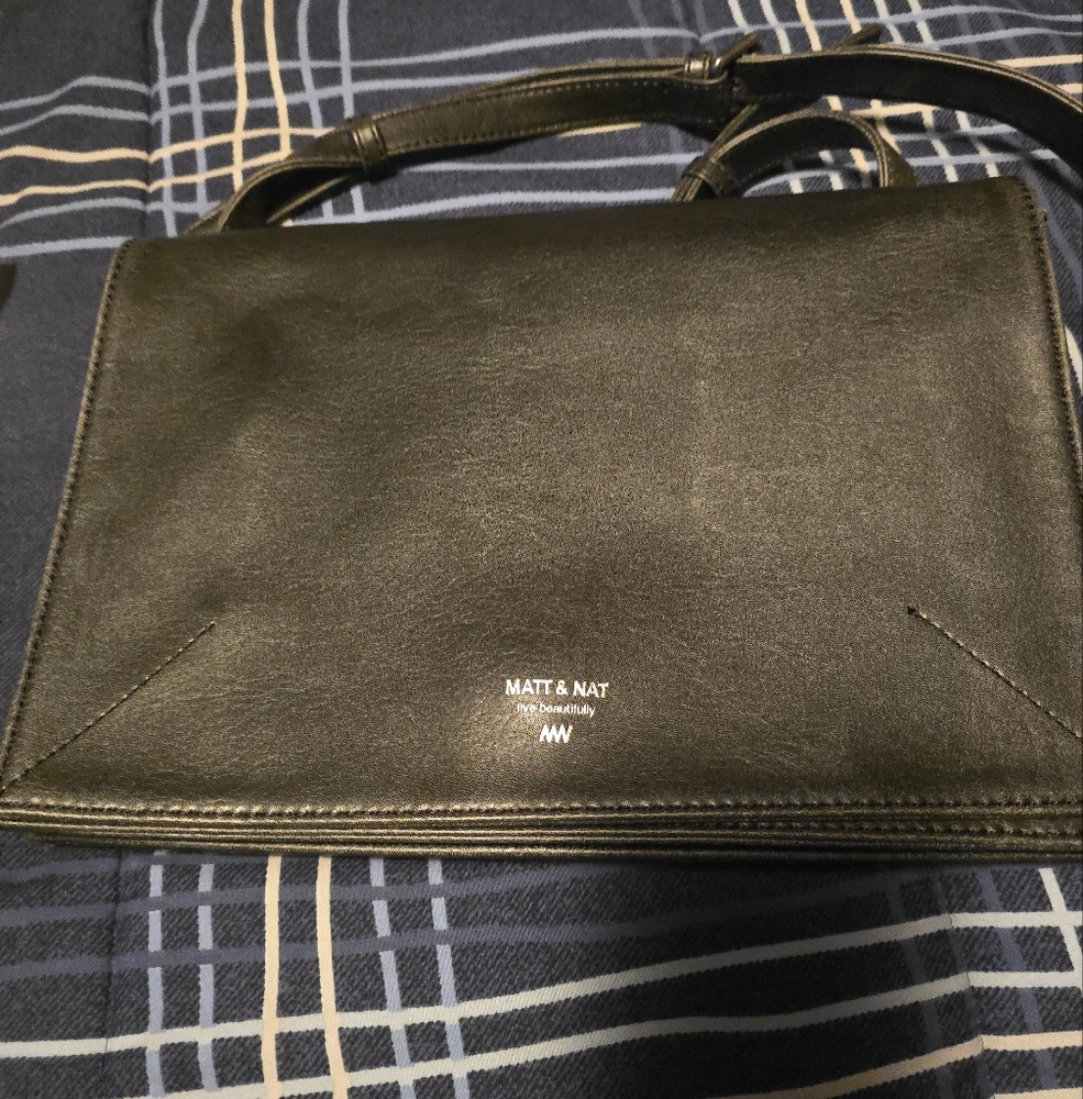 Matt & Nat Black Cross body Bag